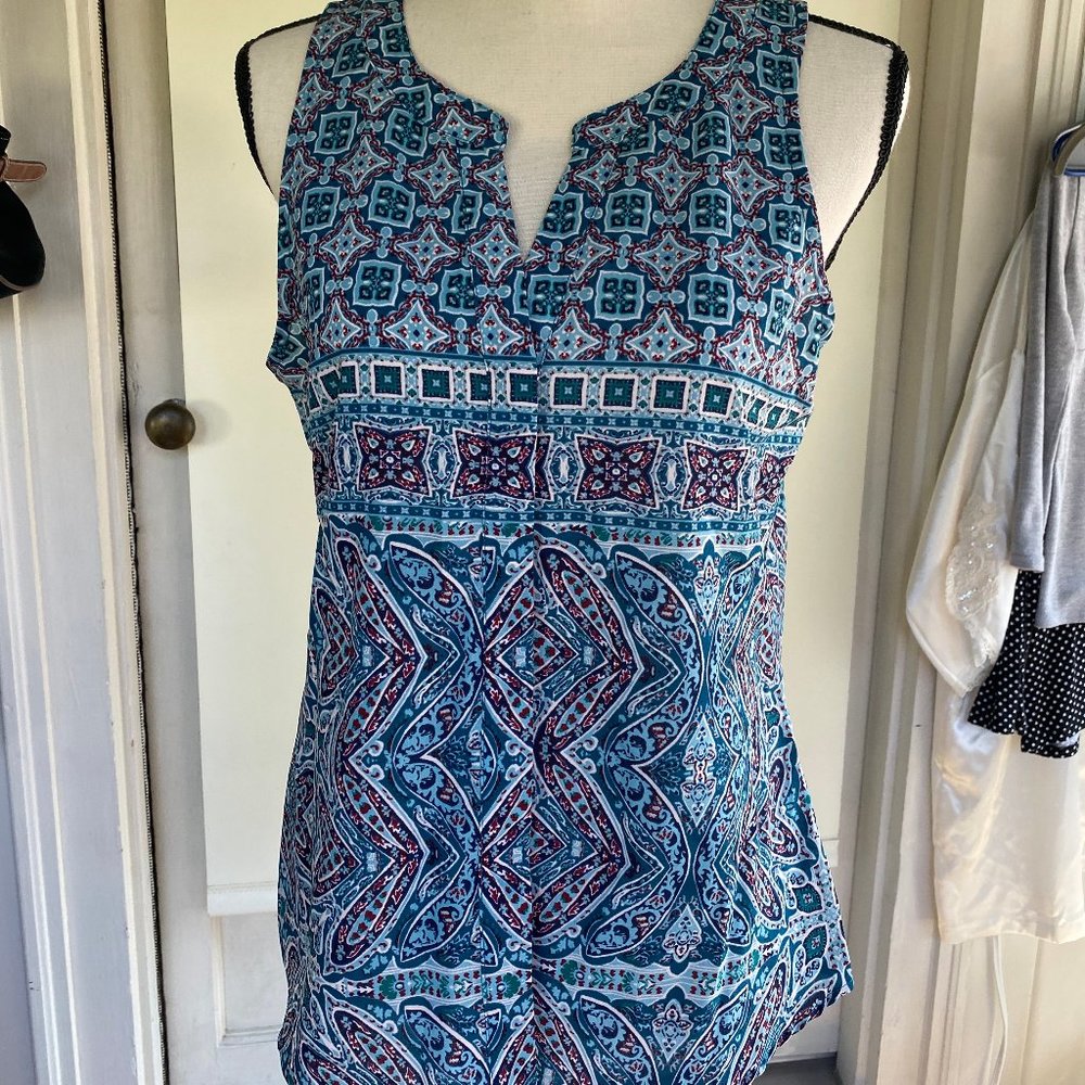Geometric Pattern Button-Down Tank - Picture 2 of 5
